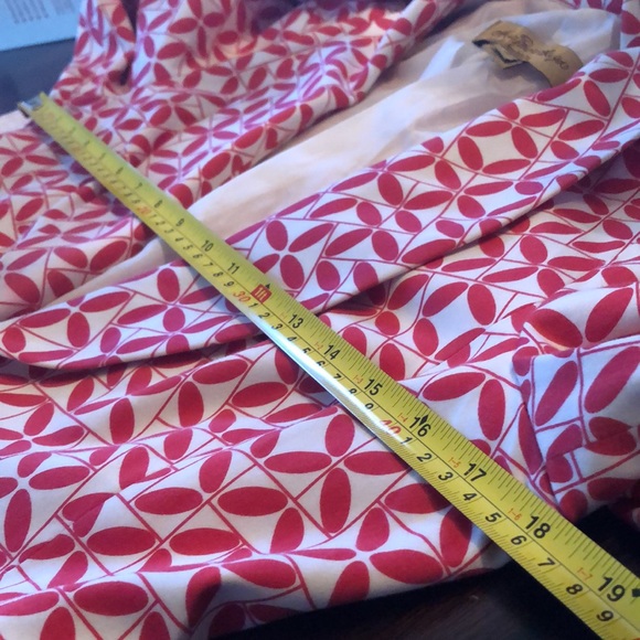 🌹Rare Stunning Silk Lycra Peplum Abstract Red & Off white lined Jacket - Picture 9 of 10